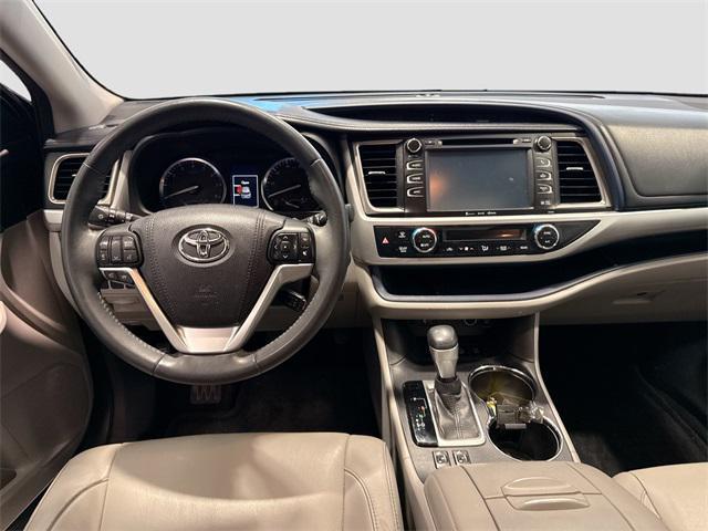used 2016 Toyota Highlander car, priced at $19,096