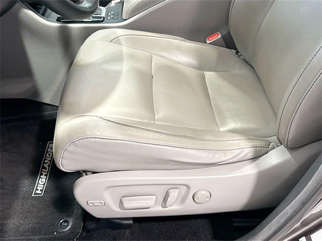 used 2016 Toyota Highlander car, priced at $19,096