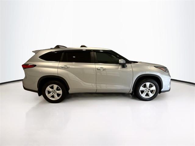 used 2023 Toyota Highlander car, priced at $37,064