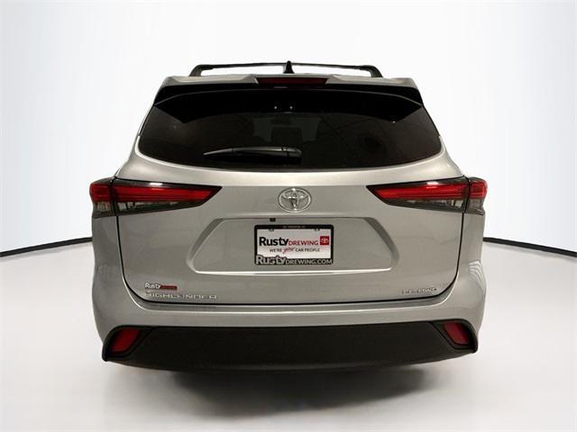 used 2023 Toyota Highlander car, priced at $37,064