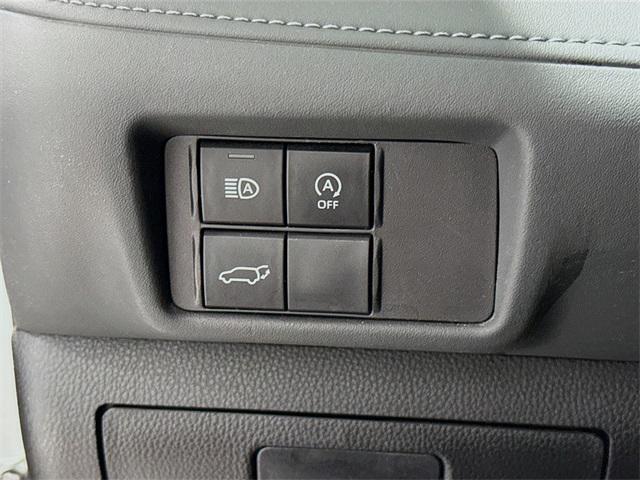 used 2023 Toyota Highlander car, priced at $37,064