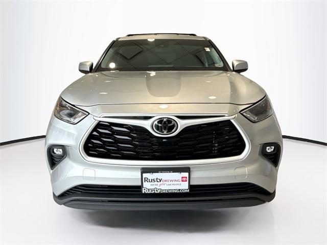 used 2023 Toyota Highlander car, priced at $37,064