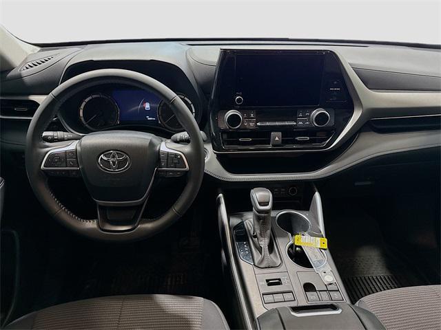 used 2023 Toyota Highlander car, priced at $37,064