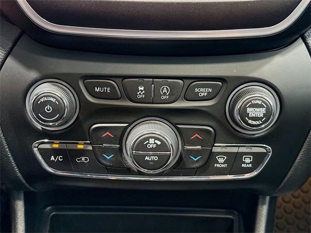 used 2022 Jeep Cherokee car, priced at $23,034