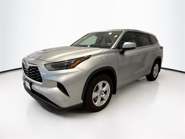 used 2023 Toyota Highlander car, priced at $40,394