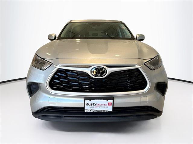 used 2023 Toyota Highlander car, priced at $40,394