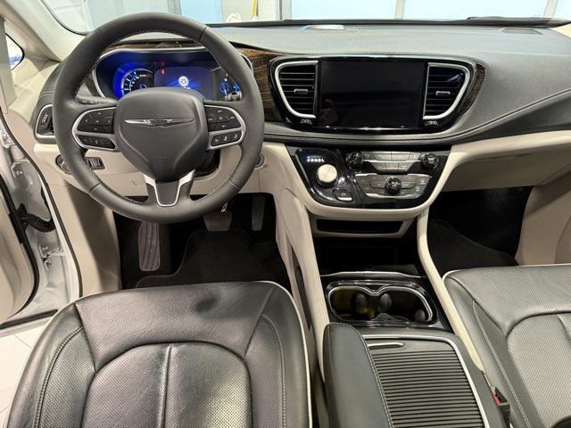 used 2023 Chrysler Pacifica Hybrid car, priced at $35,894