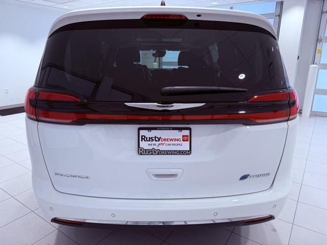 used 2023 Chrysler Pacifica Hybrid car, priced at $35,894