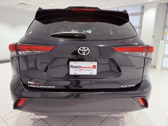 used 2021 Toyota Highlander car, priced at $28,086