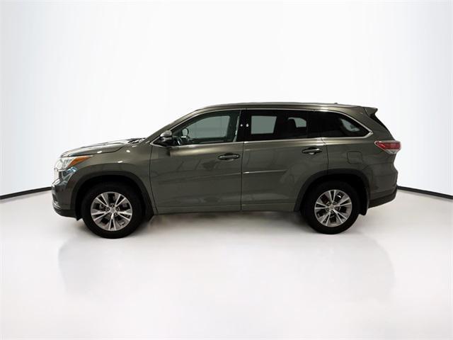 used 2015 Toyota Highlander car, priced at $18,903
