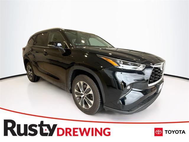 used 2025 Toyota Highlander car, priced at $45,962