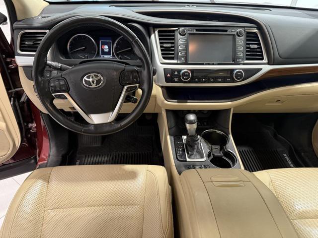 used 2018 Toyota Highlander car, priced at $23,822