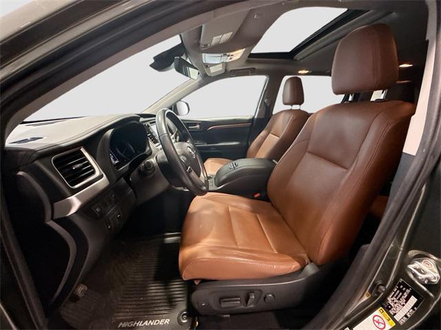 used 2019 Toyota Highlander Hybrid car, priced at $32,432