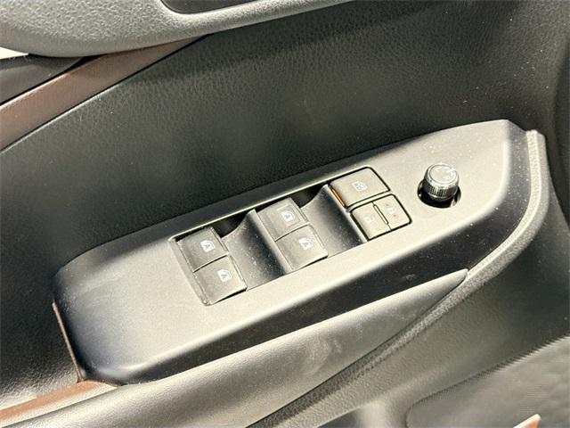 used 2019 Toyota Highlander Hybrid car, priced at $32,432