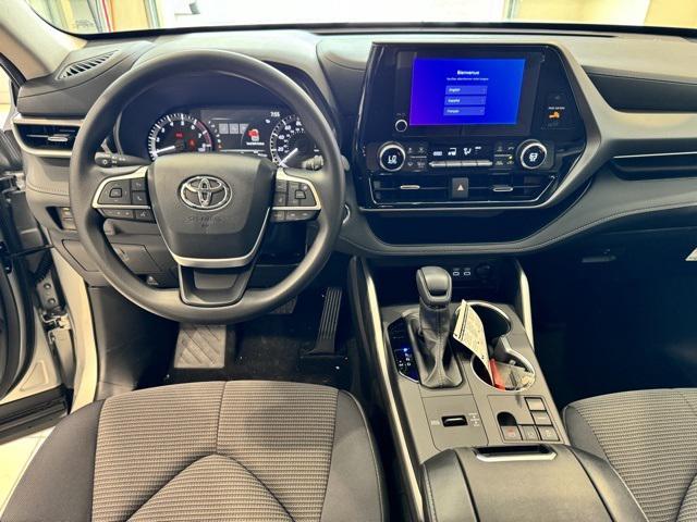 new 2023 Toyota Highlander car, priced at $36,268