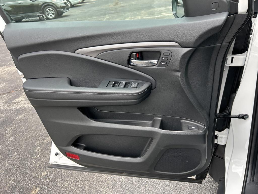 new 2025 Honda Ridgeline car