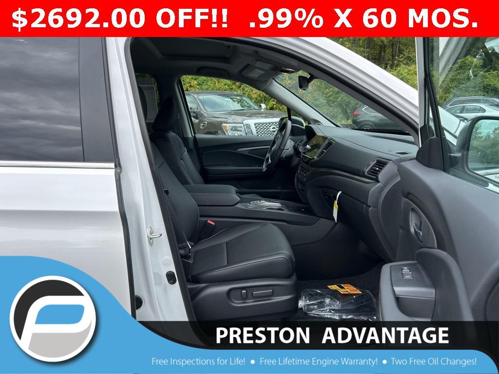 new 2025 Honda Ridgeline car, priced at $42,193