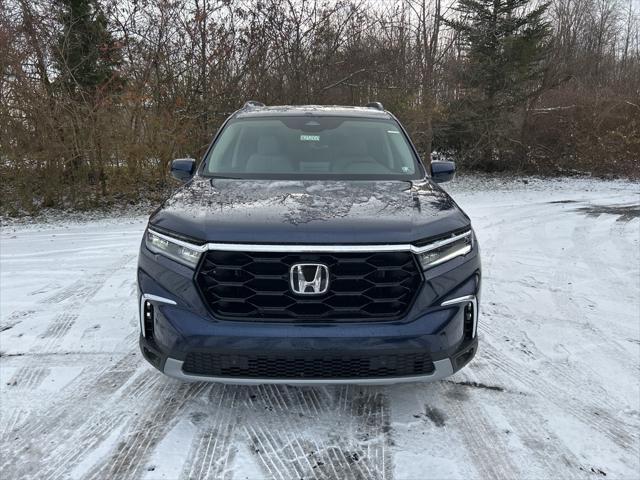 new 2025 Honda Pilot car, priced at $50,995