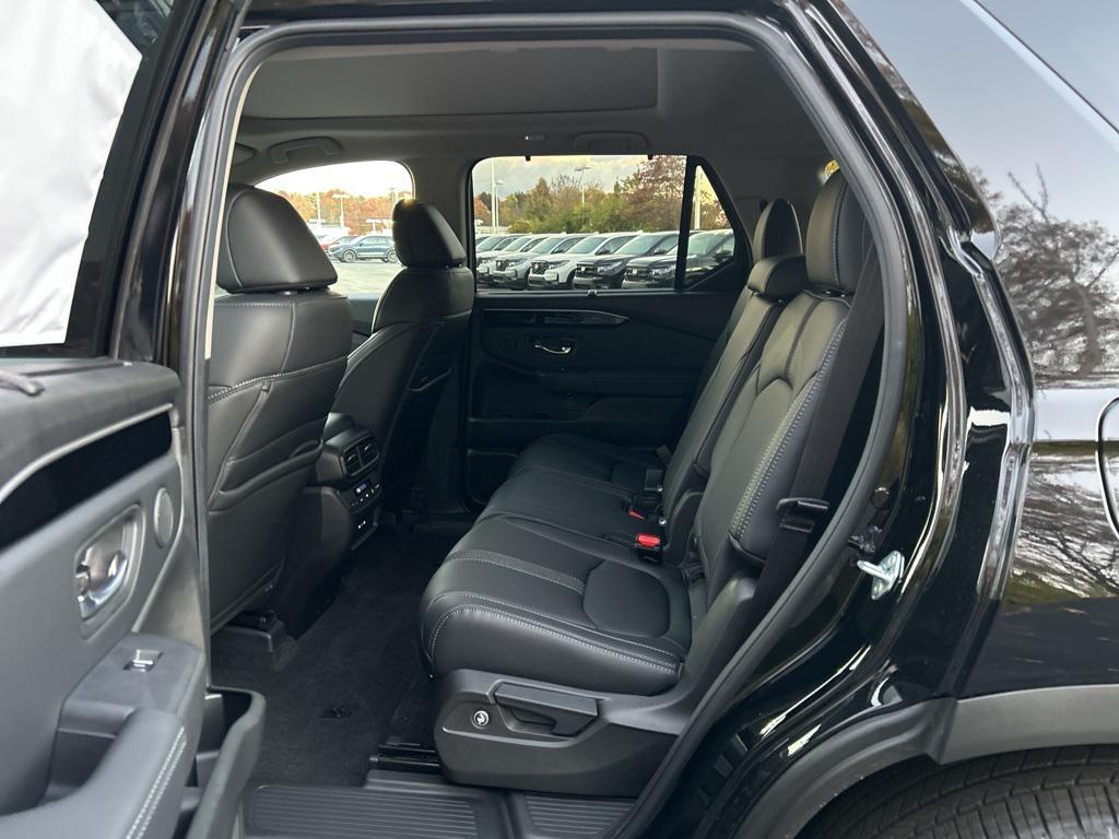 new 2025 Honda Pilot car