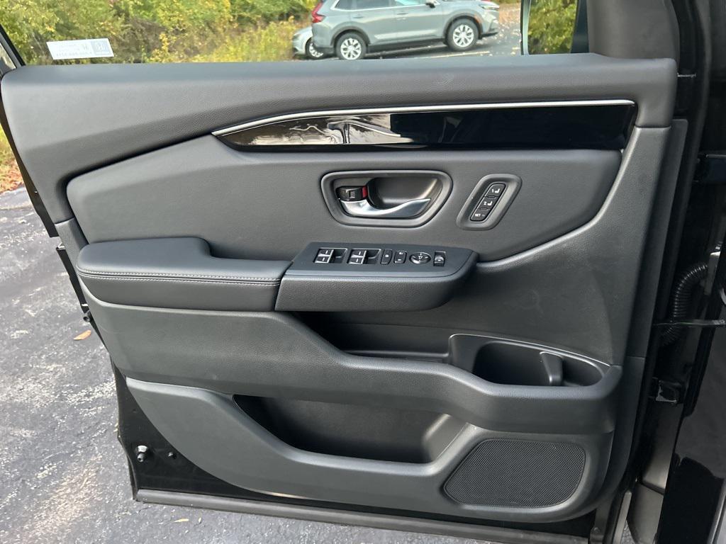 new 2025 Honda Pilot car