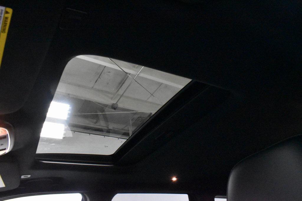 used 2021 Jeep Grand Cherokee car, priced at $21,139