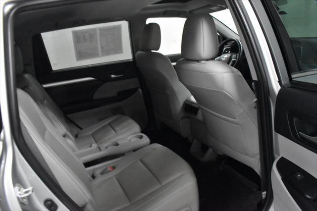 used 2019 Toyota Highlander car, priced at $28,700