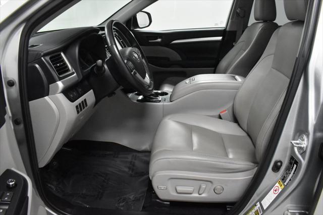 used 2019 Toyota Highlander car, priced at $28,700