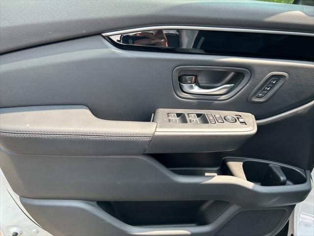 new 2025 Honda Pilot car, priced at $47,505
