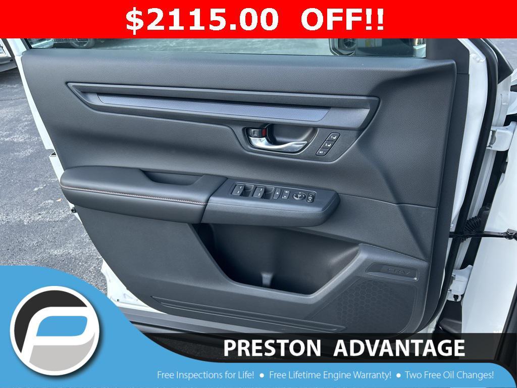 new 2026 Honda CR-V Hybrid car, priced at $40,015