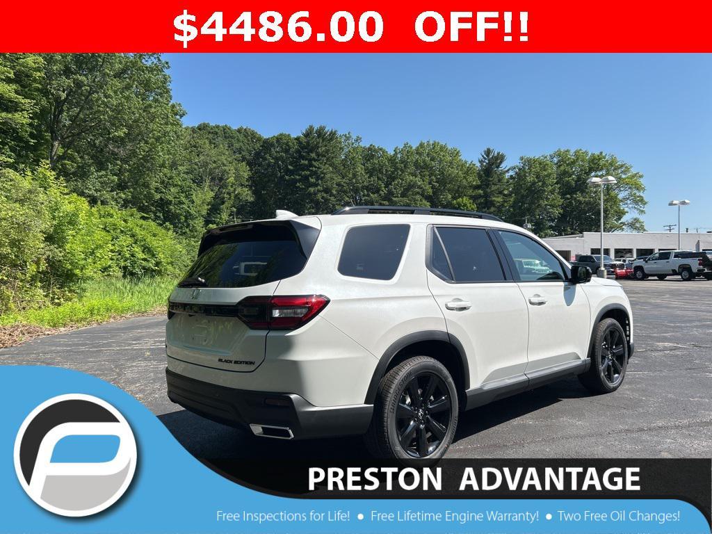 new 2025 Honda Pilot car, priced at $51,999