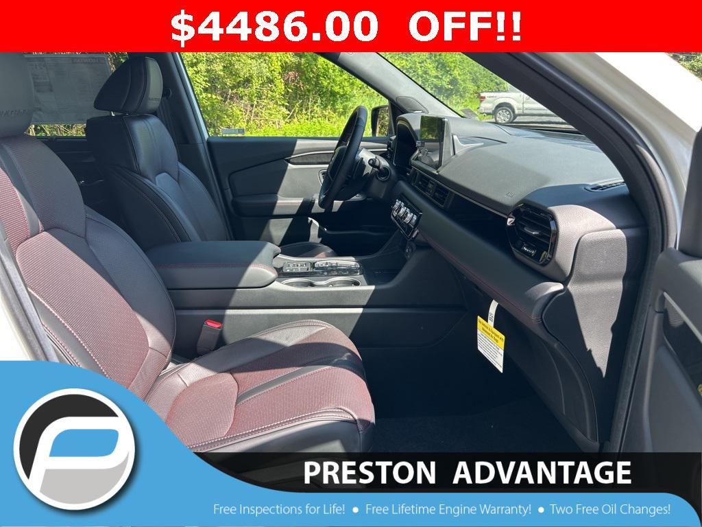 new 2025 Honda Pilot car, priced at $51,999