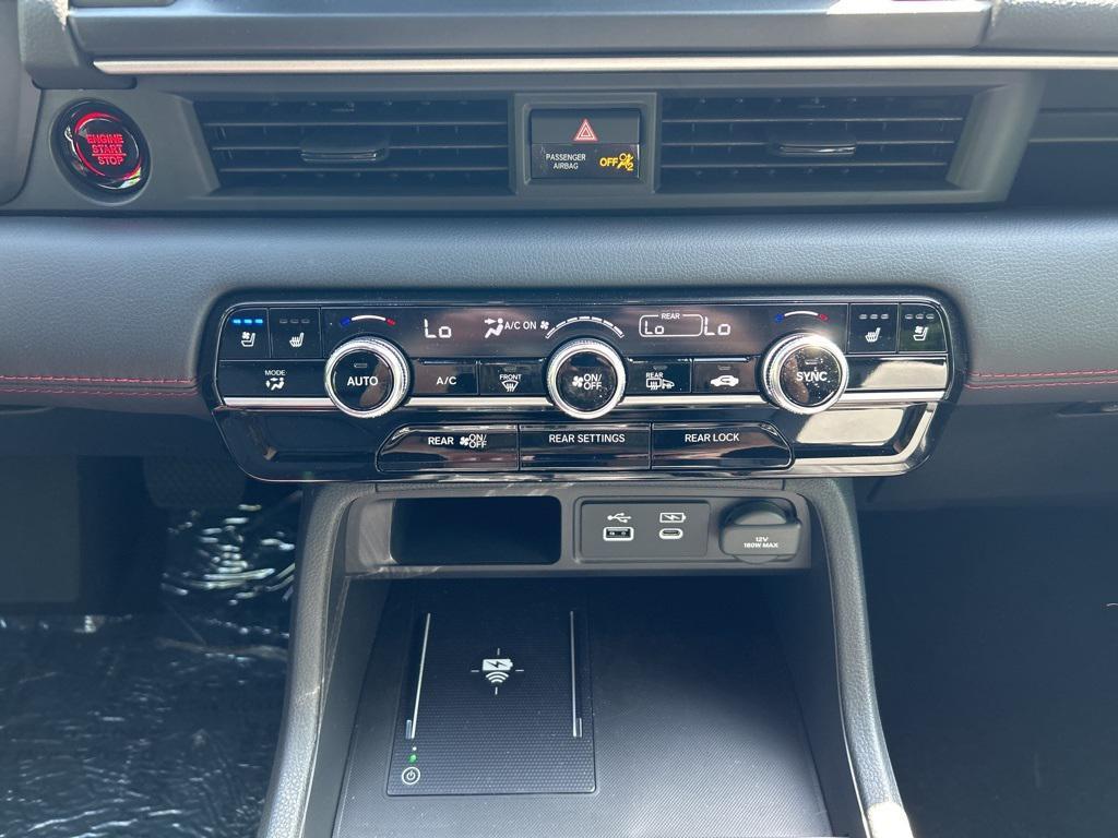 new 2025 Honda Pilot car, priced at $51,999
