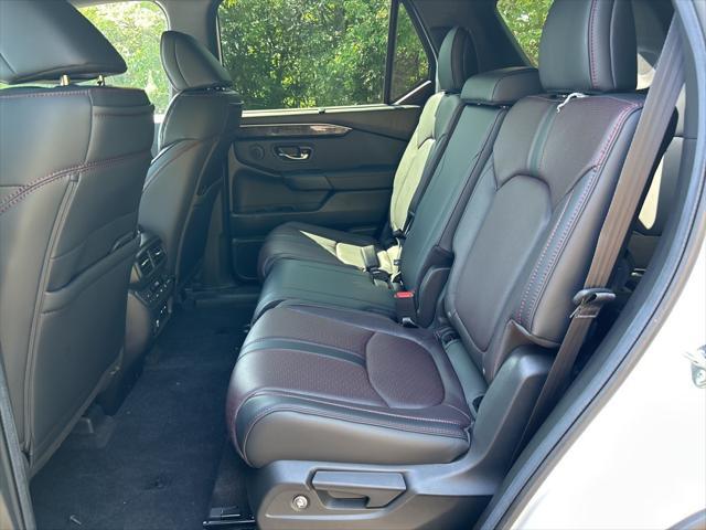new 2025 Honda Pilot car, priced at $54,990