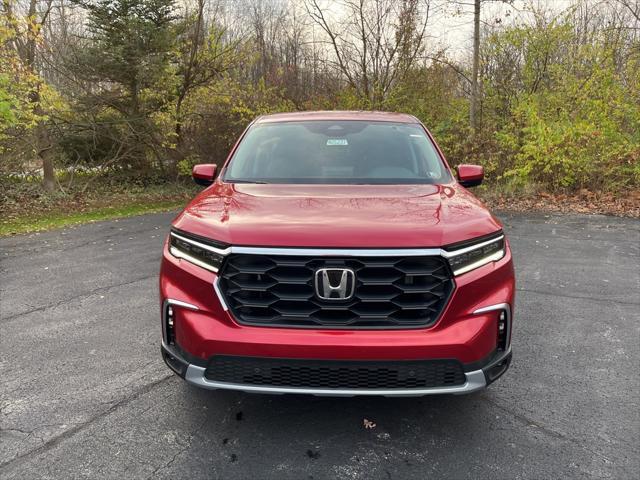 new 2025 Honda Pilot car, priced at $49,350