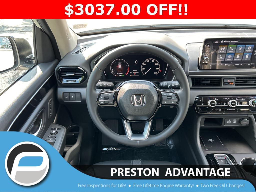 new 2025 Honda Pilot car, priced at $45,198