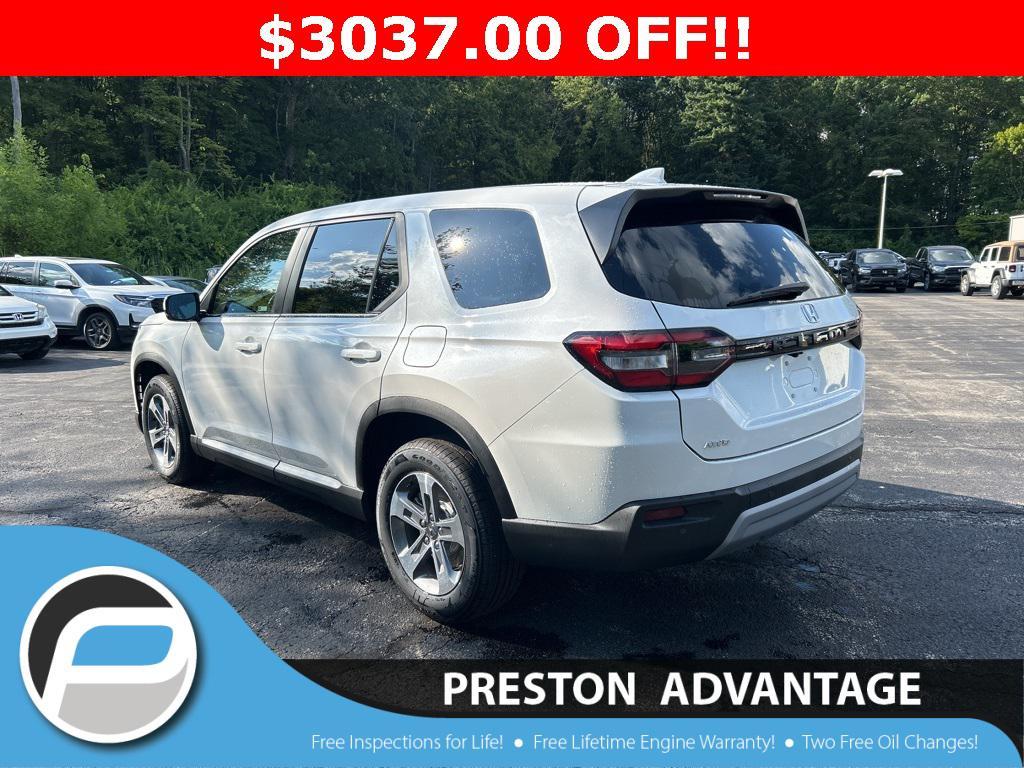 new 2025 Honda Pilot car, priced at $45,198
