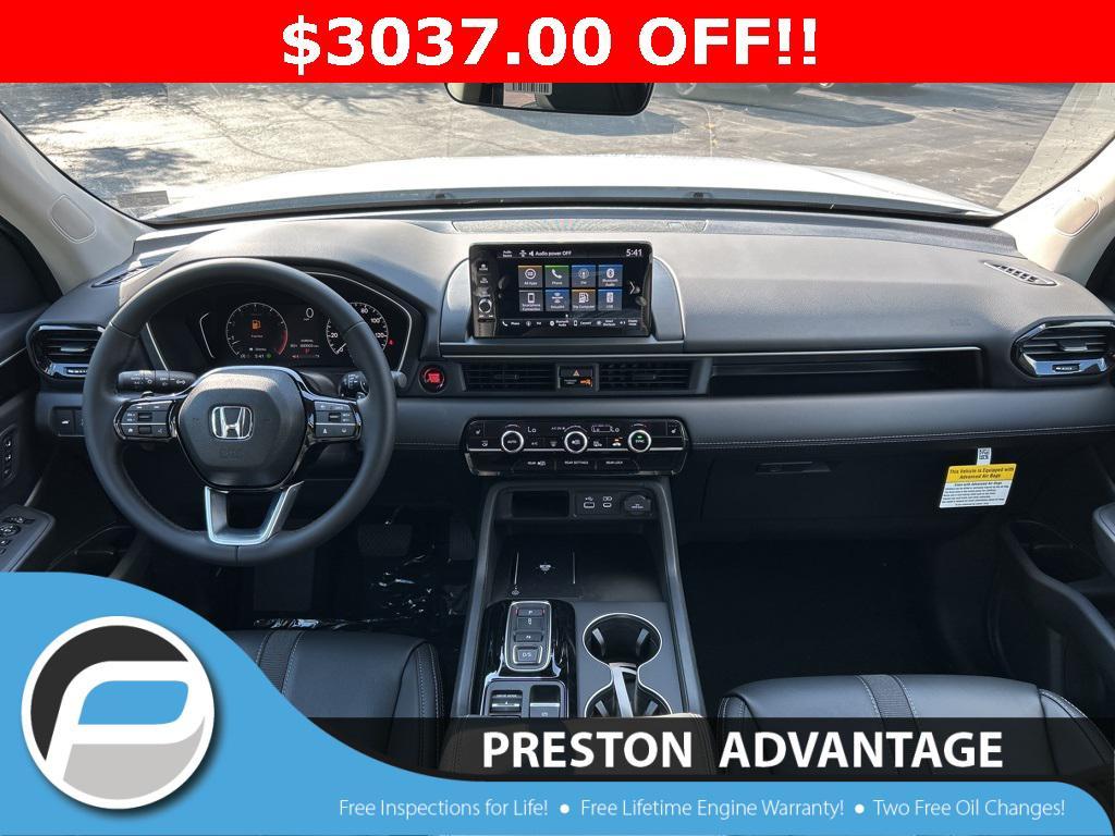 new 2025 Honda Pilot car, priced at $45,198