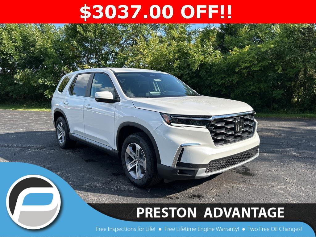 new 2025 Honda Pilot car, priced at $45,198
