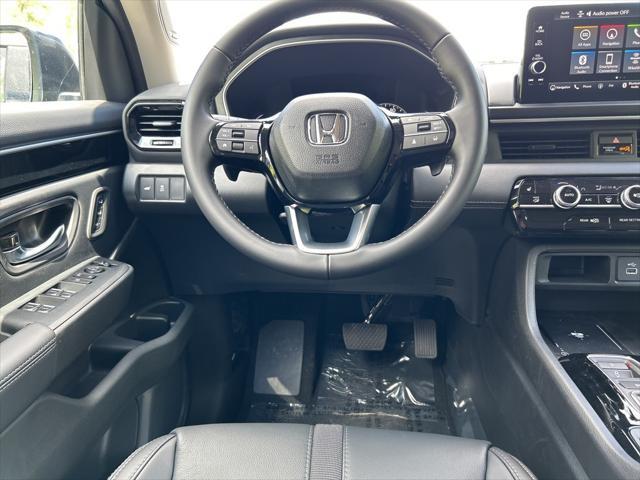 new 2025 Honda Pilot car, priced at $49,539