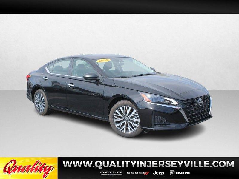used 2025 Nissan Altima car, priced at $24,425
