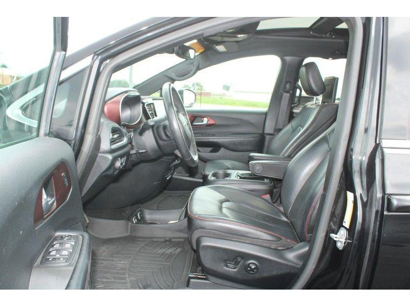 used 2020 Chrysler Pacifica car, priced at $21,800