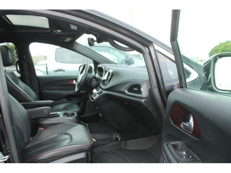 used 2020 Chrysler Pacifica car, priced at $21,800