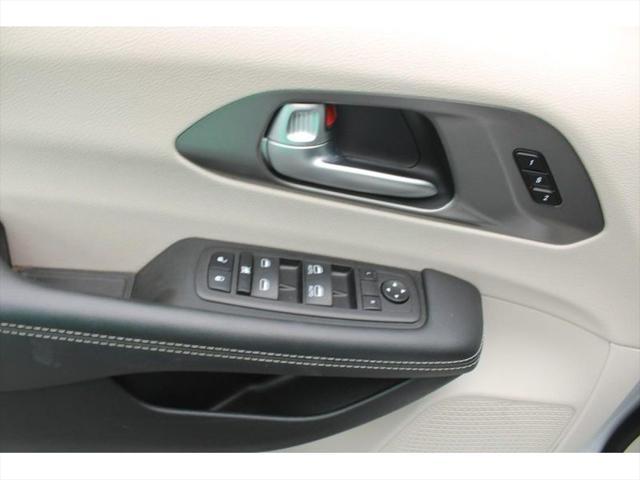 used 2023 Chrysler Pacifica car, priced at $24,326