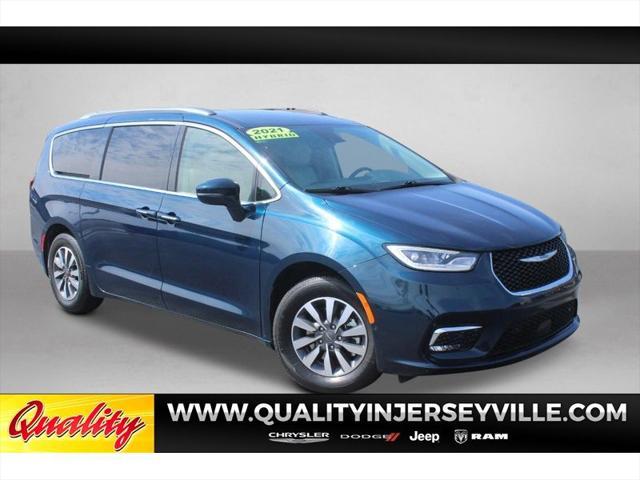 used 2021 Chrysler Pacifica Hybrid car, priced at $24,857