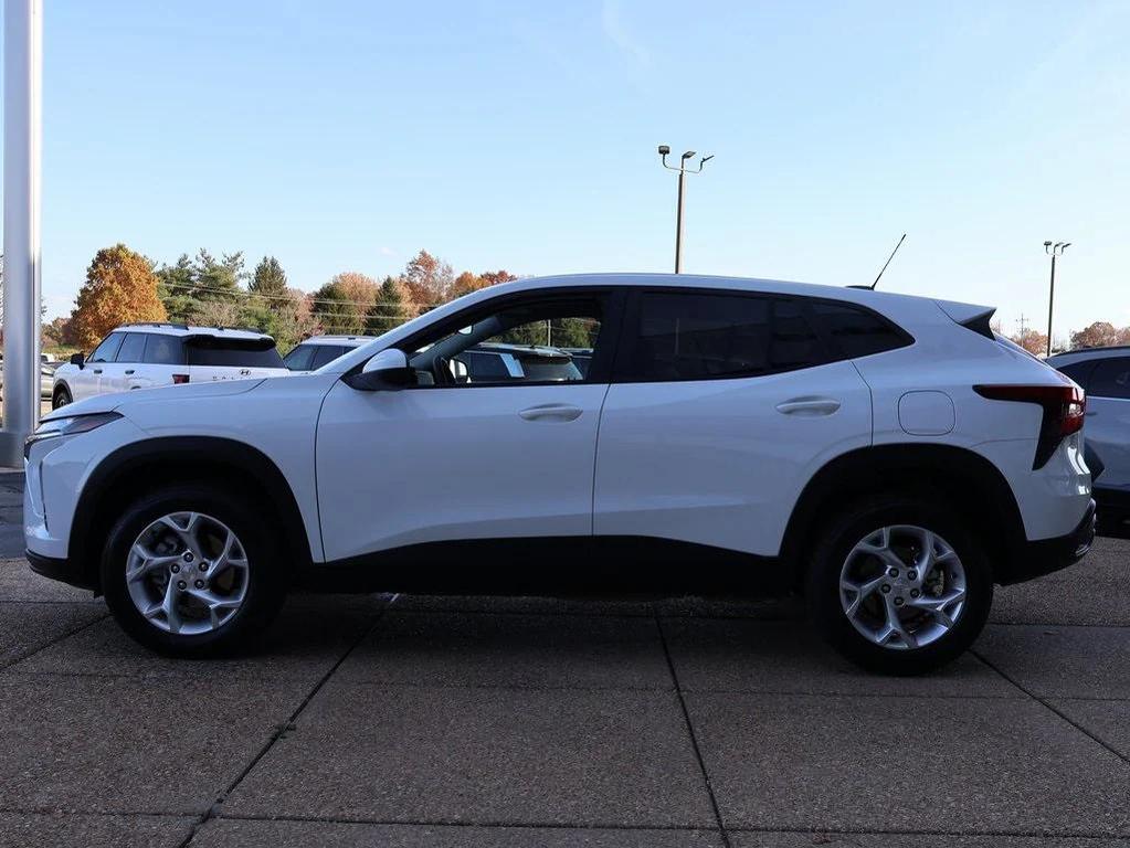 used 2025 Chevrolet Trax car, priced at $21,443