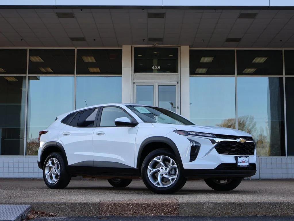 used 2025 Chevrolet Trax car, priced at $21,443