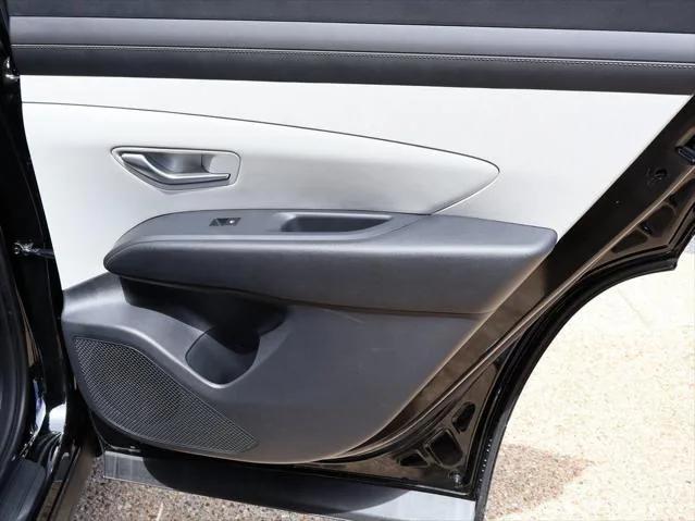 new 2025 Hyundai TUCSON Hybrid car, priced at $37,342