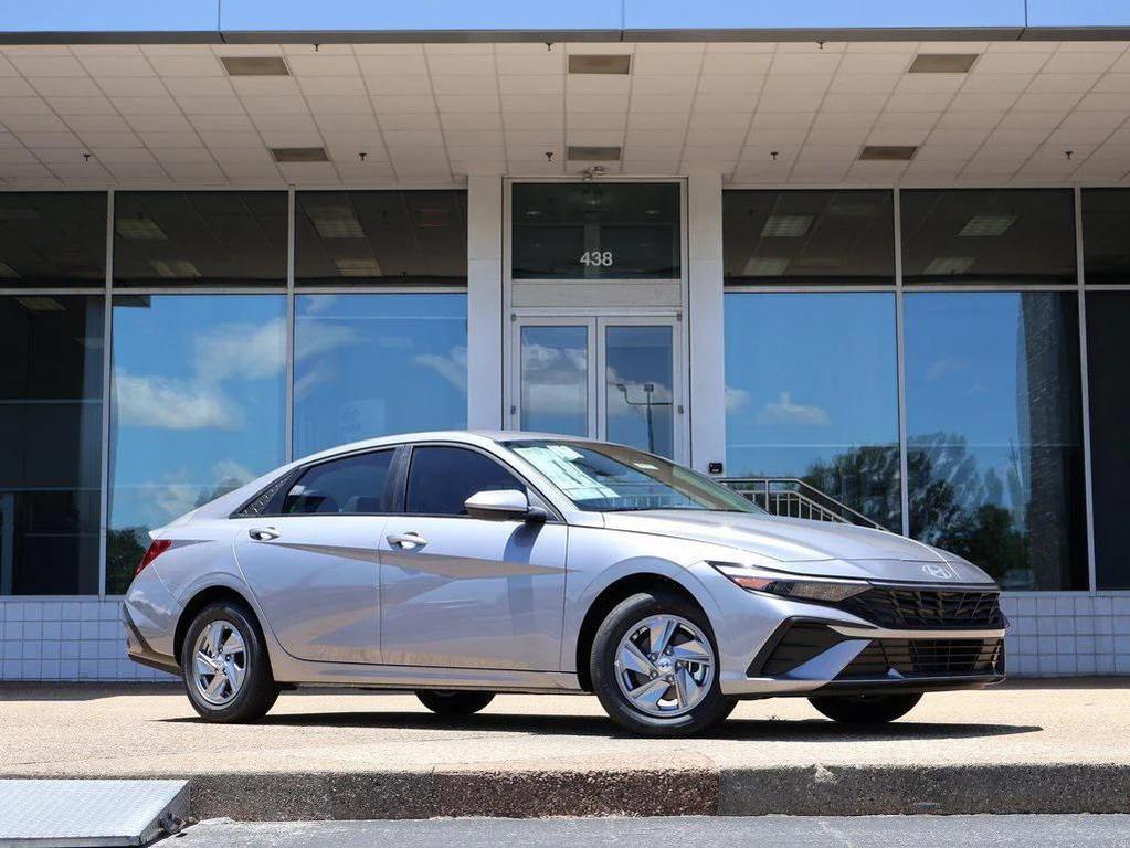 new 2025 Hyundai Elantra car, priced at $21,941