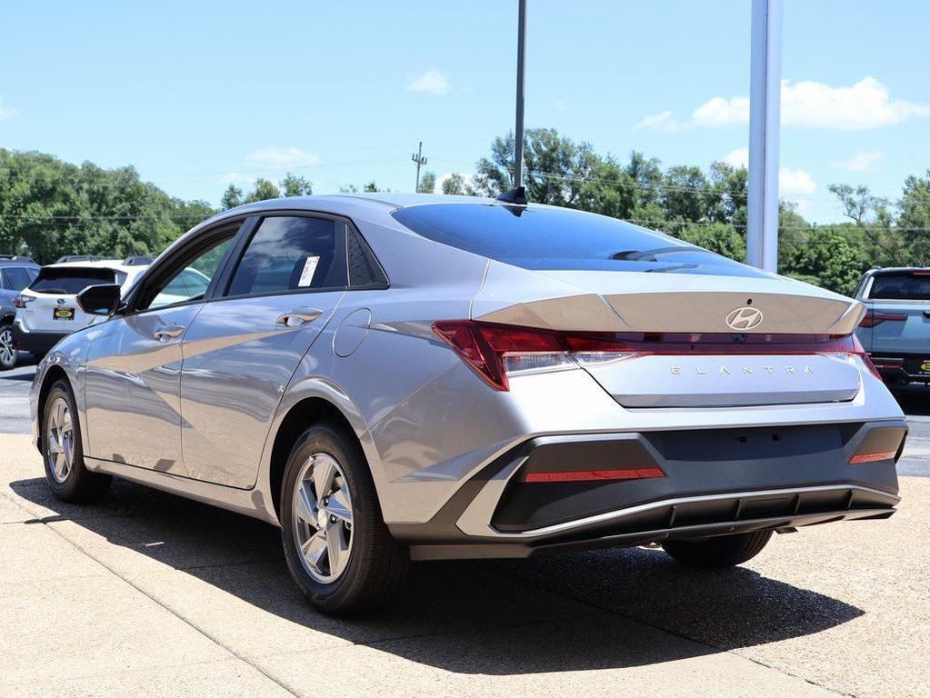 new 2025 Hyundai Elantra car, priced at $21,941