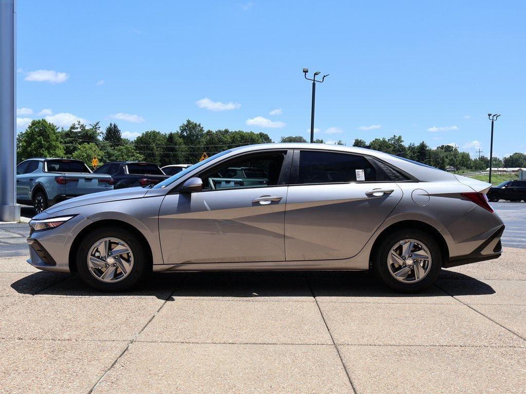 new 2025 Hyundai Elantra car, priced at $21,941